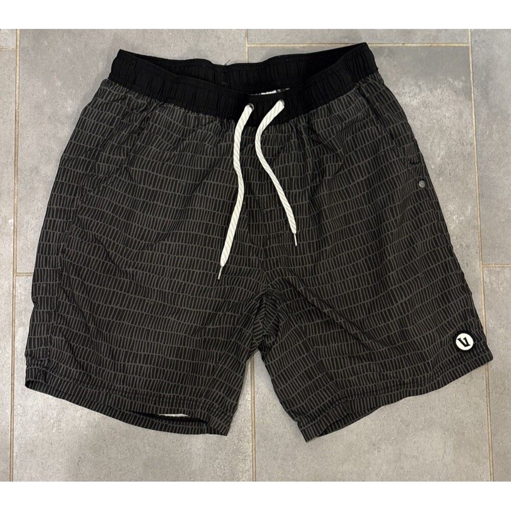 Vuori Shorts Mens L Gray Striped Kore Unlined Drawstring Running Gym v302